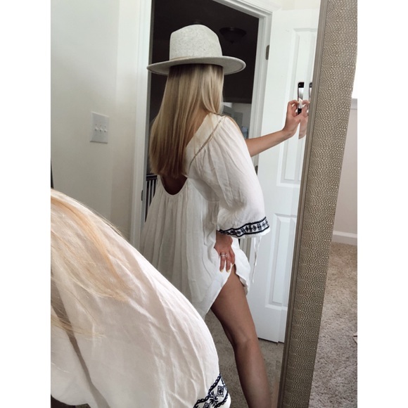 *SOLD* Flowy Embroidered Dress - Picture 2 of 3